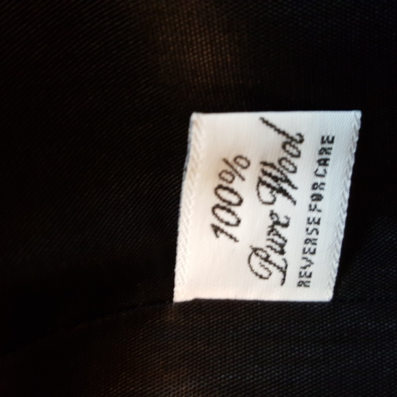 Jones NY ladies coat, 1XL, black 100% wool wool. Thigh length. - Picture 4 of 10